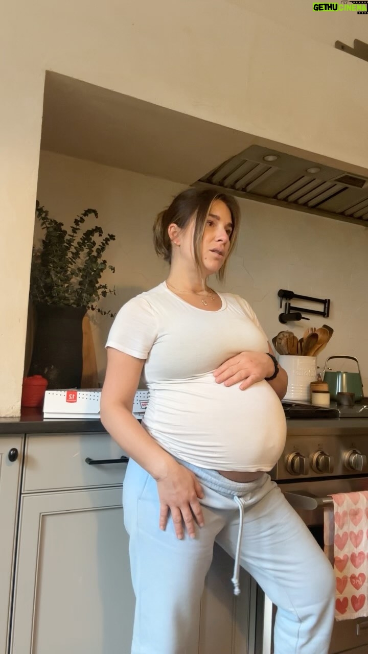 Jessie James Decker Instagram - “I feel like she’s been pregnant for 3 years” … yeah samesies