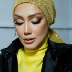 Erra Fazira Instagram - DIA ERRA FAZIRA 

Hijab by Deqsha 

Outfit @khuntumn 

PA Erra fazira @sharendrarazak 

Booking: 0193495383