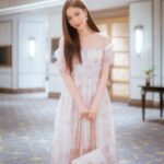 Worranit Thawornwong Instagram - ☺️💗 #ToryBurchSS24
#ToryBurchThailand