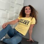 Sofie Dossi Instagram - Chew em up🍴spit em out 👅 CELERY 🥬
T-shirts out now on @shopsofiedossi