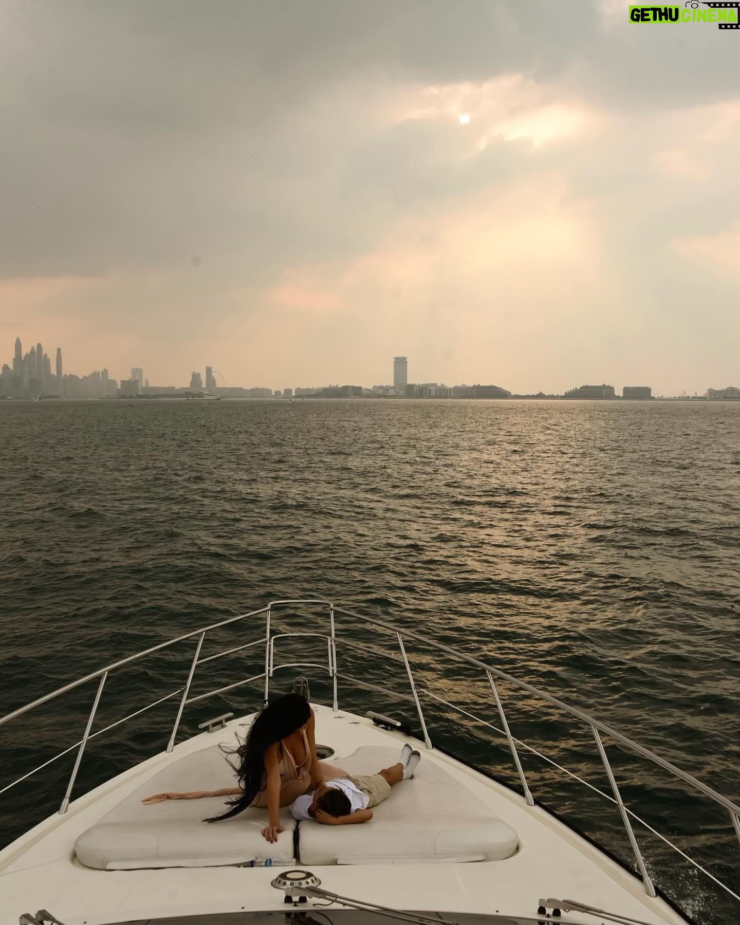 Lamitta Frangieh Instagram - Special sunset with my Love ๐ค by @eliterentalsdubai
Where luxury and simplicity meet..
๐ธ @hossamelhalwagy_photography
.
.
.
#yaghtlife #momandson #dubai #lifestyle #yaghtingclub #sunsetlovers #romance #momentsforever #lovestory #lamittafrangieh #luxury