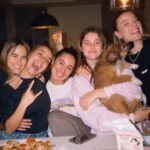 Nicole Wallace Instagram - Remedios para gripe ? Urgente
