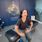 Scarlet Ortiz Instagram - Cómo explicar los beneficios que te da el estiramiento con profesionales? Bueno uno termina contentico 😂 gracias a @stretchzone_westkendall y también @stretchzone_doral y también @stretchzone_sobe 🙌🏻 estas son sus tres sedes! La primera sesión es gratuita de 30 minutos para que entiendas lo bien que le hace a tu cuerpo y mente el estirarte! #stretch #stretching #estirar #estiramiento #bienestar