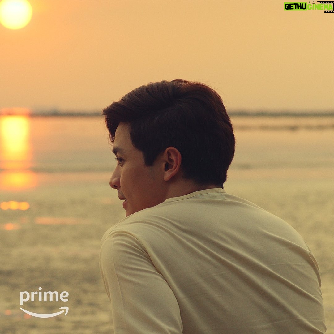 Julia Montes Instagram - Right person, wrong time. Catch #JuliaMontes and #AldenRichards in #FiveBreakupsAndARomance, coming this February 14 on Prime Video.