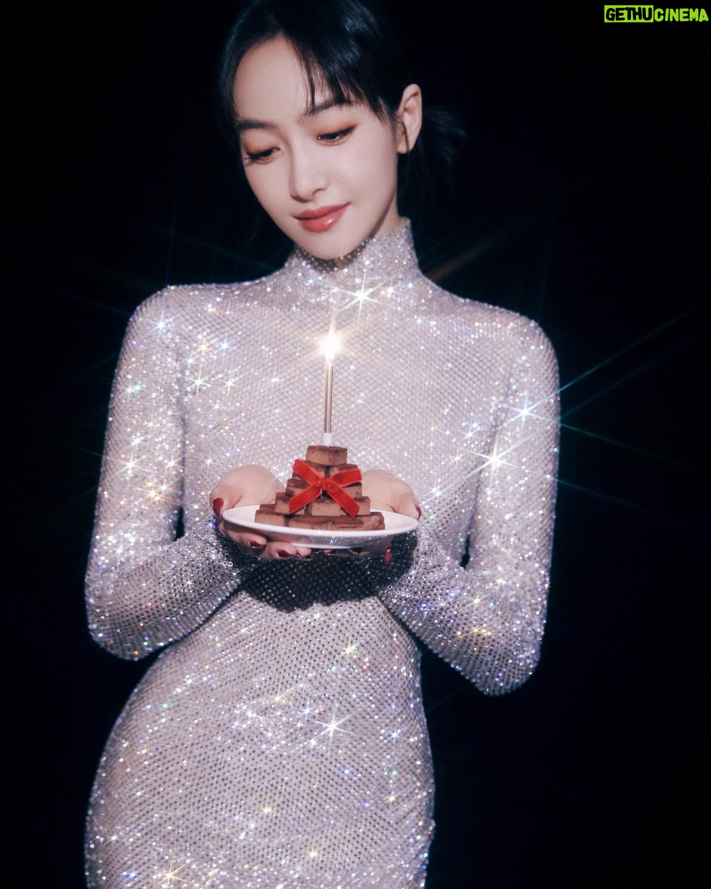 Victoria Song Instagram - 生日快乐🎂
Happy Birthday❤️
