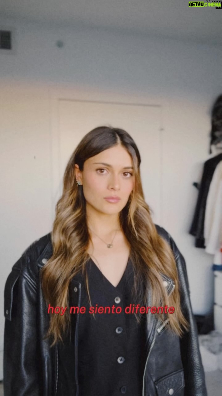 Daniela Calle Instagram - Mándaselo a quién le dirías esto, o a quién crees que necesita escucharlo…