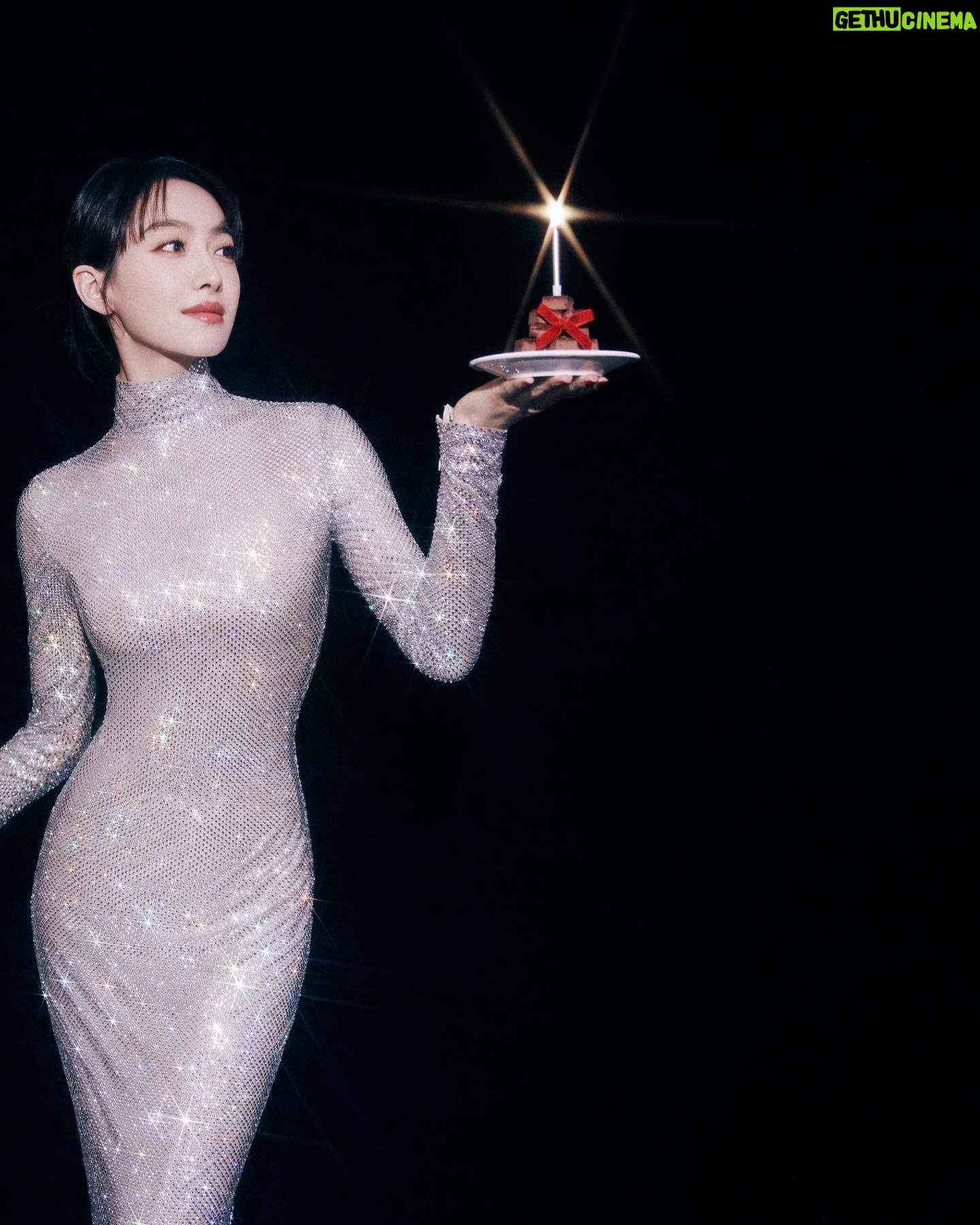 Victoria Song Instagram - 生日快乐🎂
Happy Birthday❤️
