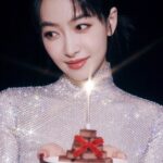Victoria Song Instagram - 生日快乐🎂
Happy Birthday❤️
