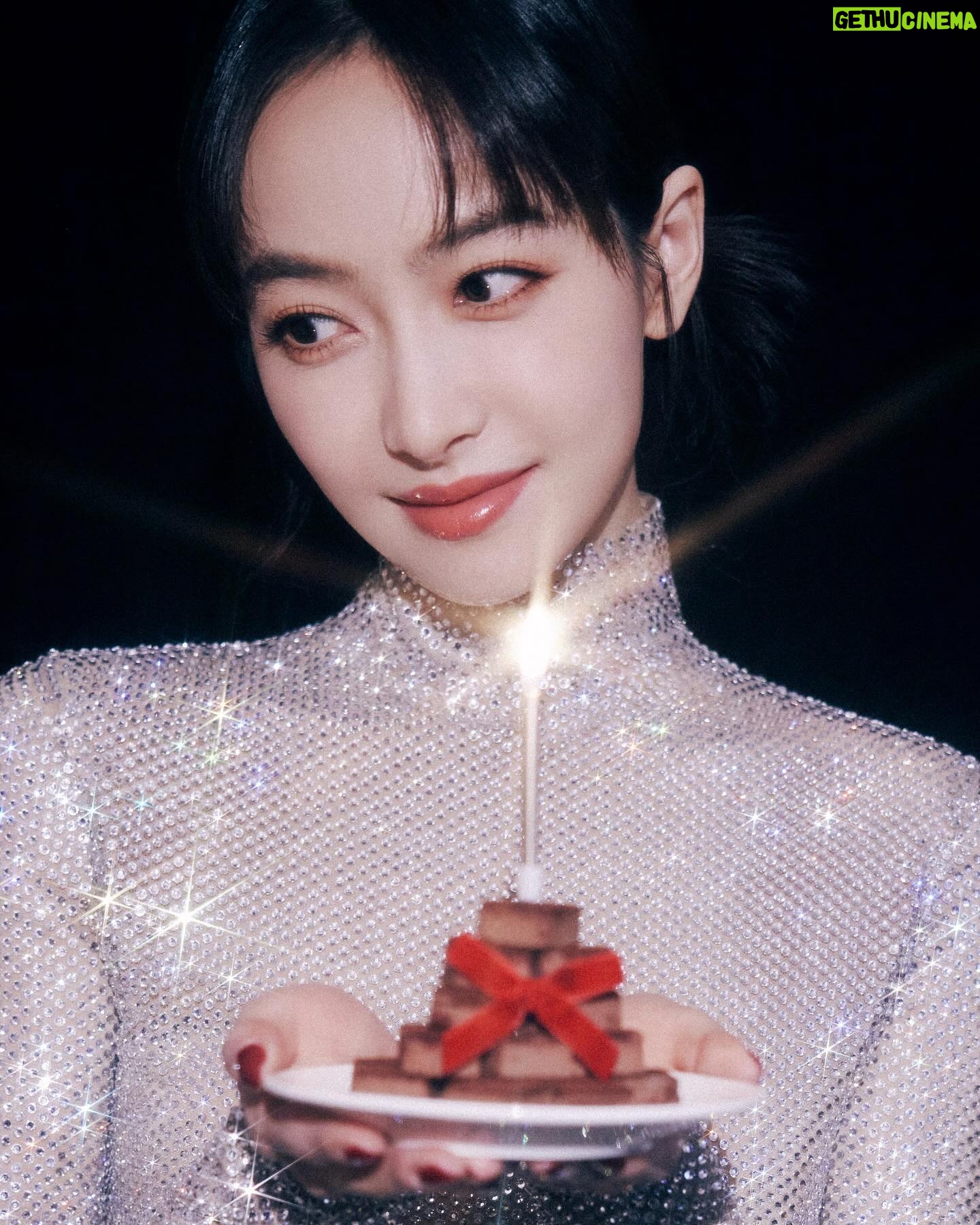 Victoria Song Instagram - 生日快乐🎂
Happy Birthday❤️