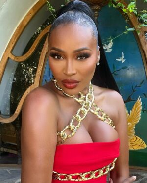 Cynthia Bailey Instagram - Today is National #WearRedDay. Join me in supporting women raising awareness that cardiovascular disease is the No. 1 killer of women.❤️

#nationalwearredday 
#cynthiabailey 
@goredforwomen
@americanheart
