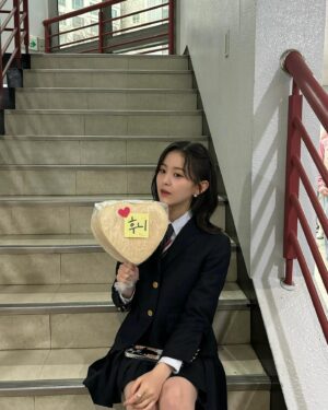 Park Ji-hu Instagram - 🤓🧃🎈🎤🍠🐥
