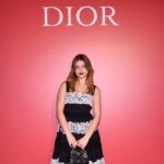 Nicole Wallace Instagram - Thank you @diorbeauty for a beautiful dinner with beautiful people on a rainy day #rougedior 🌹💕