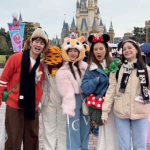 Violette Wautier Instagram - Can’t get enough of Disney💜

#JapanGubSangSeeGubPeekTiSuaySuay #FriendsFlyTH