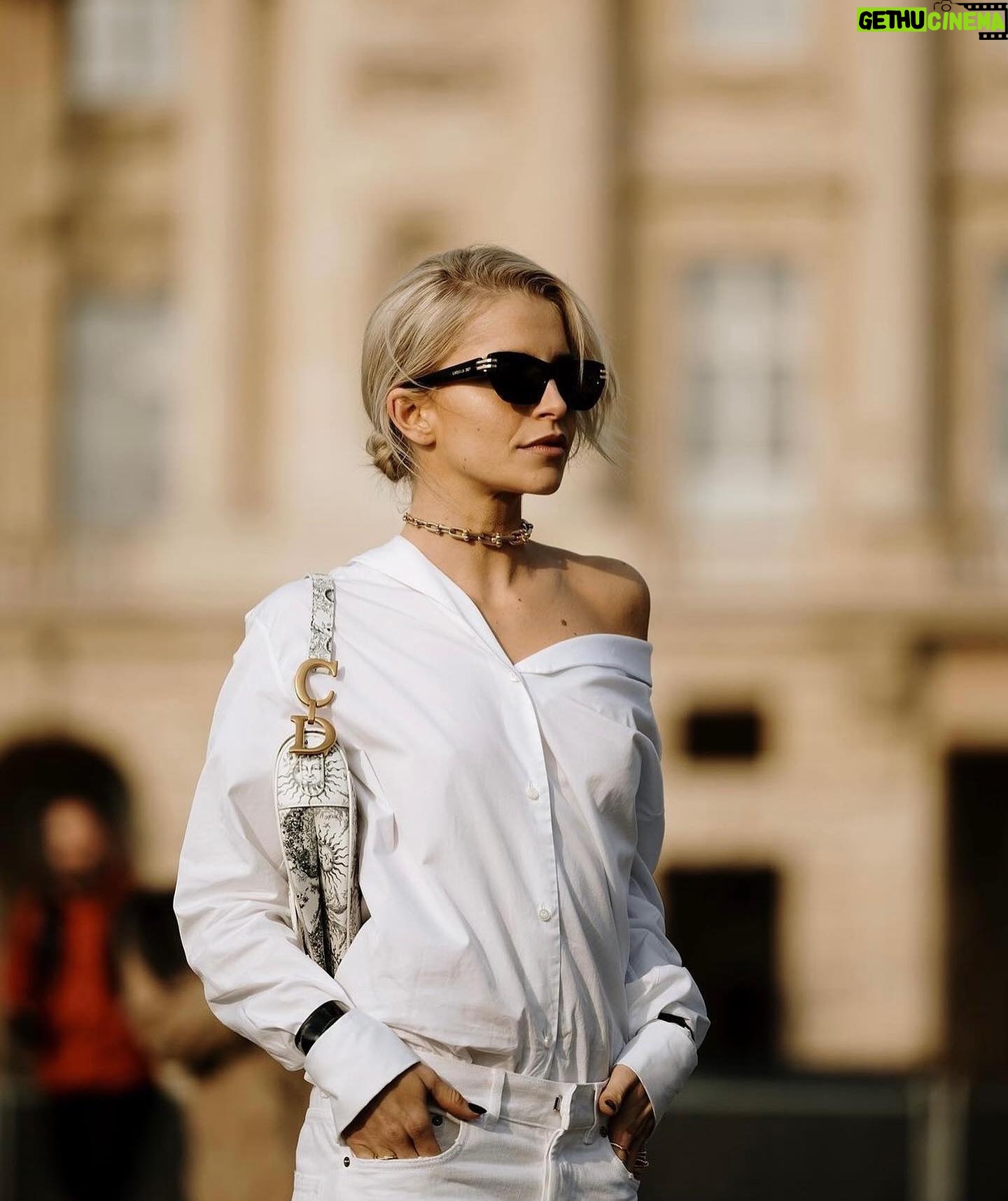 Caro Daur Instagram - Anzeige // it’s giving 1967 miss @dior