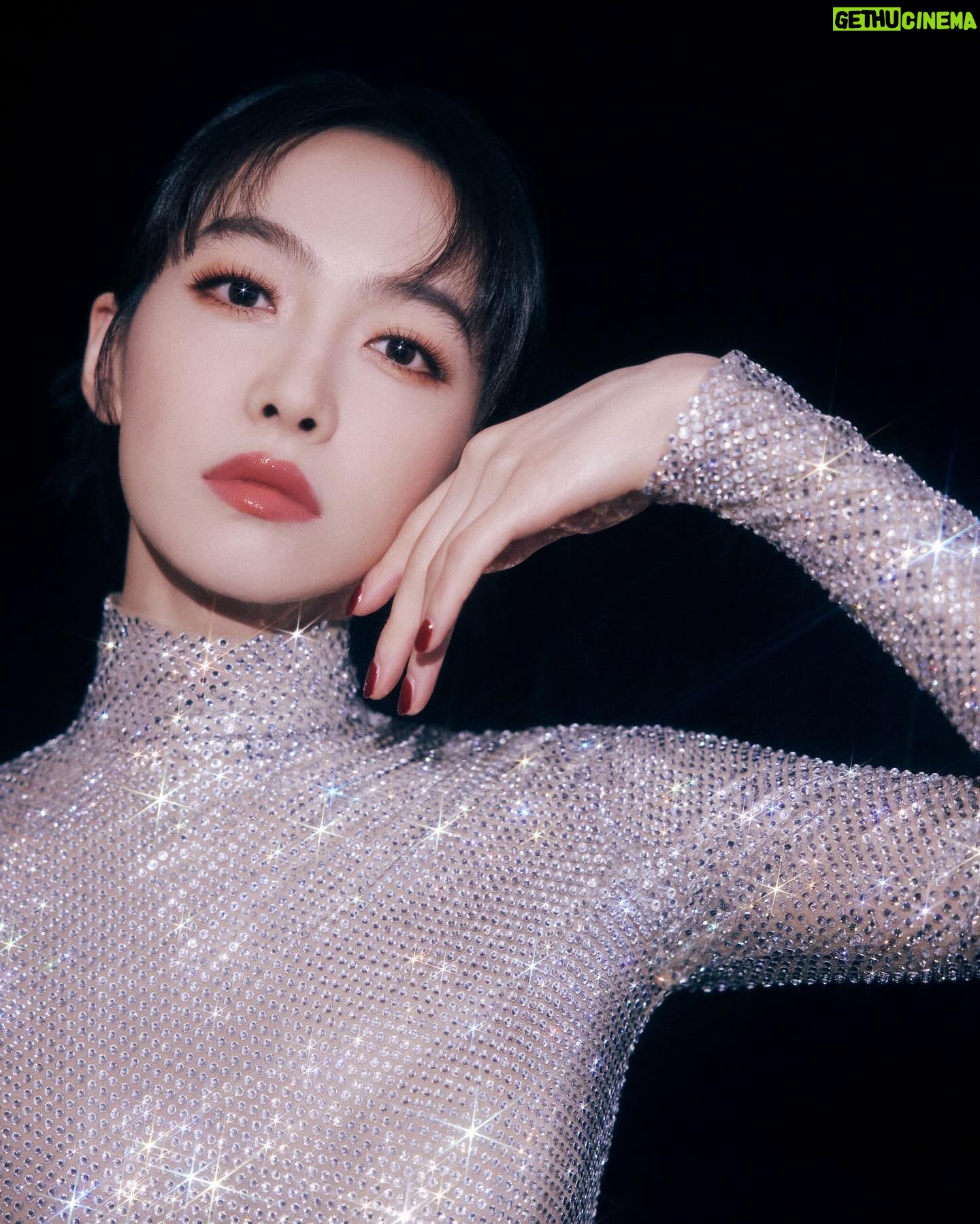 Victoria Song Instagram - 🤍
@ashistudio