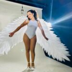 Chelsy García Instagram - ¿Qué les pareció la parte angelical de # CABRA?🤩👼Cuando vi las alas en el estudio me impresioné muchísimo 😭😍 . Tanto eso como el maquillaje de mis brazos y cuello …fueron parte del trabajo impecable elaborado por las manos de @garciamakeup08_ . TODA UNA ARTISTA!