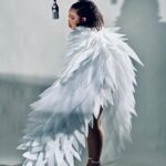 Chelsy García Instagram - ¿Qué les pareció la parte angelical de # CABRA?🤩👼Cuando vi las alas en el estudio me impresioné muchísimo 😭😍 . Tanto eso como el maquillaje de mis brazos y cuello …fueron parte del trabajo impecable elaborado por las manos de @garciamakeup08_ . TODA UNA ARTISTA!