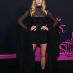 Katherine McNamara Instagram - Frankly, @ZeldaWilliams, I would bury (or un-bury) a body for you. 🧟‍♂️ SO SO proud of my girl on the incredible, electric #LisaFrankenstein! ⚡️The film is to die for - it’s so bloody good it left me in stitches. 🪡Thrilled and honored to celebrate with you and the family! 🩵🩷 @focusfeatures @lisafrankensteinfilm