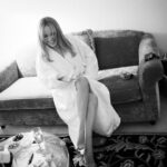 Kylie Minogue Instagram – Want a glimpse of getting Grammys-Ready? #Bathrobeandslippersheavy 😅