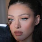 Nicola Peltz Beckham Instagram – glam by family @kateleemakeup and @hairbyadir for Lola premiere 🩷🪽🩷