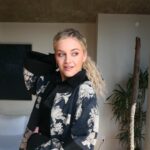 Kelsea Ballerini Instagram - hi. grammys are tomorrow, and goin into it i wanna say in these last ten years ive truly never felt so seen and supported as an artist. rolling up the welcome mat was a gift i gave myself to bookmark and exhale a confusing and difficult time in my life, and it’s become the gift that keeps on giving. thank you for letting this record into your lives and hearts like you have and for championing truth telling, growing up messy, healing, and the art of starting over. this is my fourth grammy nomination, but my first where i truly feel like we’ve already won no matter what. so thank you. i’ll see you tomorrow. and then soon. 🤍
