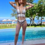 Sarah Drew Instagram - Take me back… @stregispuntamita