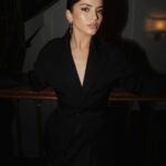 Isabela Merced Instagram - Grace Ling and Mugler for Madame Web Press day 1 🕷️🕸️🖤
Photographer: @_miazaki_ 
Makeup: @allanface & @armanibeauty 
Assistant makeup: @rubyvo_ 
Hair: @scottkinghair 
Styling: @chloeandchenelle
Assitant styling: @thejustinramirez