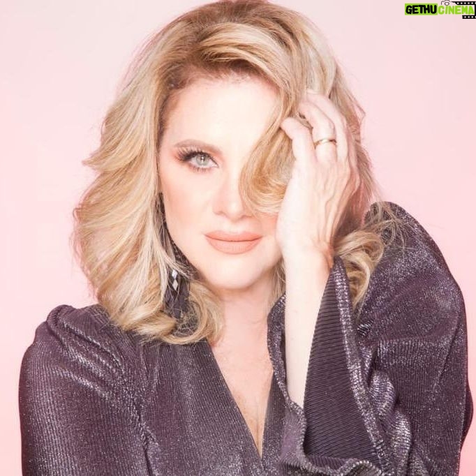 Erika Buenfil Instagram - Que tu día esté lleno de luz, amor y bendiciones ❤️