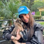 Kyle Richards Instagram - Family and baby goats. What more could one ask for? 🐐 🩷 #happybirthdayphoenix