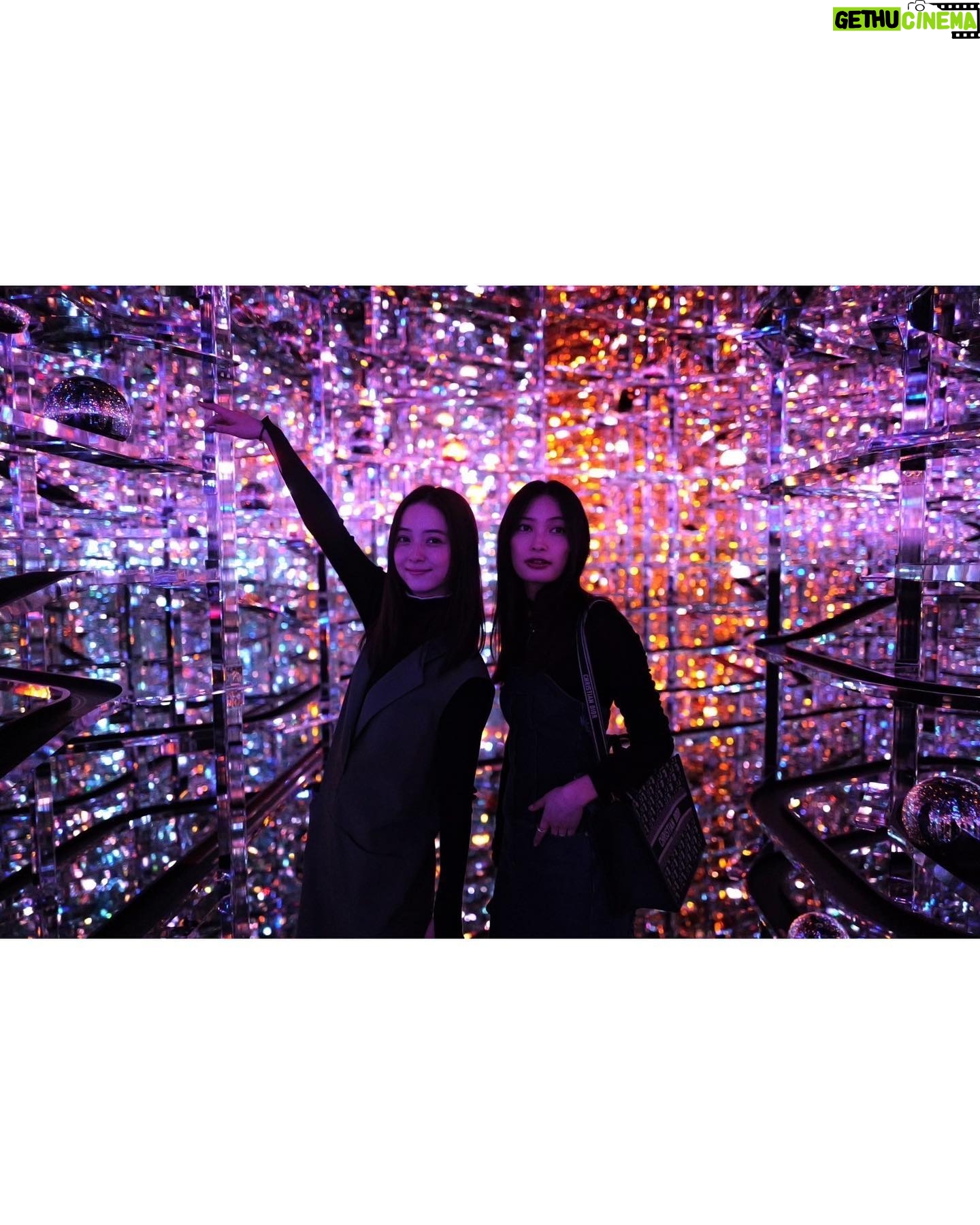 Nozomi Sasaki Instagram - 絢と#チームラボ 🦋
実際に行ってみて、感動🥹
心踊る、夢のような空間と時間でした🫧