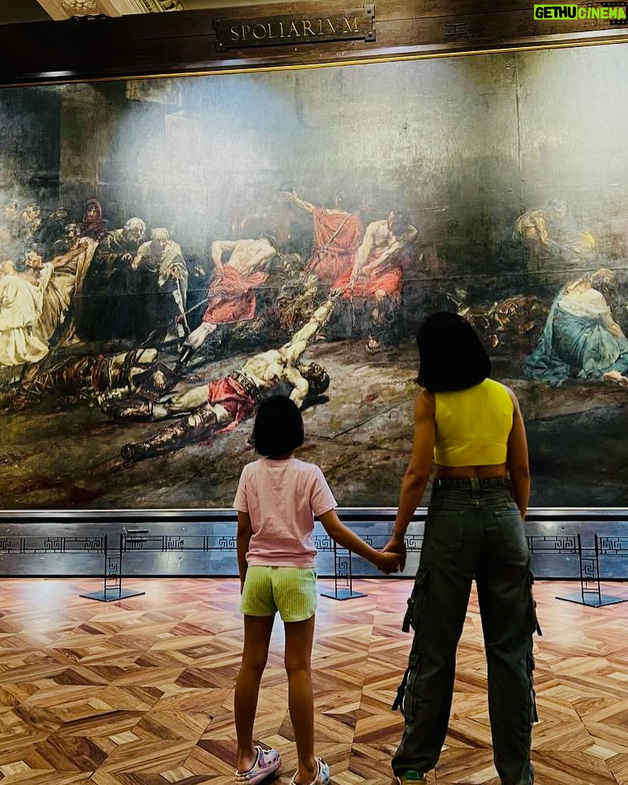 Beauty Gonzalez Instagram - The National Museum is always a good ideaš¤
Swipe to the last photo to see our favorite Sculpture
By Our National Hero Jose Rizal.
It is titled ā Motherās Revengeā
It shows a Mama Dog viciously attacking a Crocodile who has just eaten its Puppy.
I really wanted Olivia to see that.
Fair Warning! He he