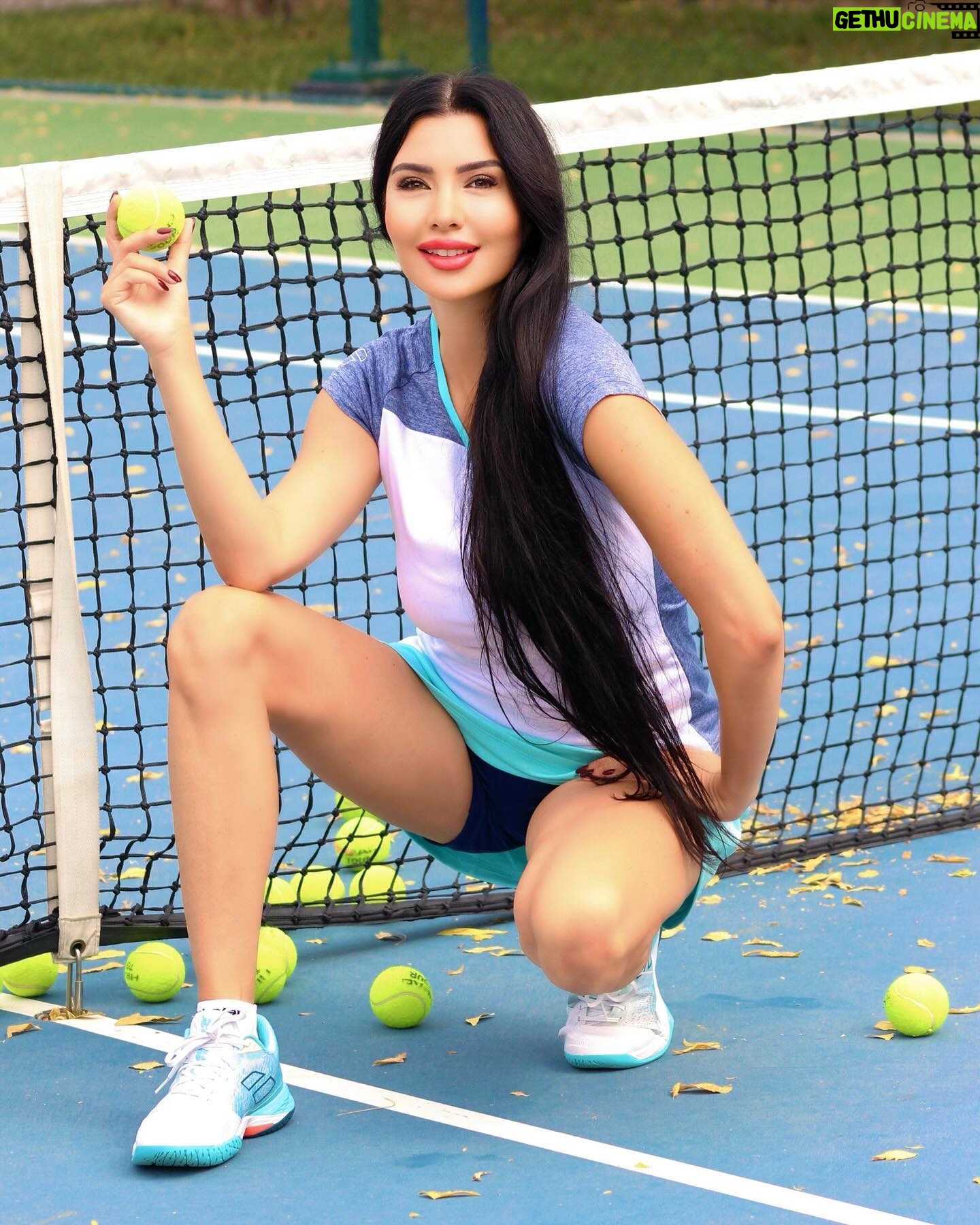 Lamitta Frangieh Instagram - Talk with your racquet & play with your heart 🎾
Full outfit @babolatarabia
📸 @numberone.media
@coachnazih
.
.
#tennis #tenniscourt #tennislife #tennisworld #tennisgirl #tennisaddict #tennisshoes
