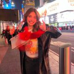 Nicole Wallace Instagram – Taylor swift playing welcome to NY🐀