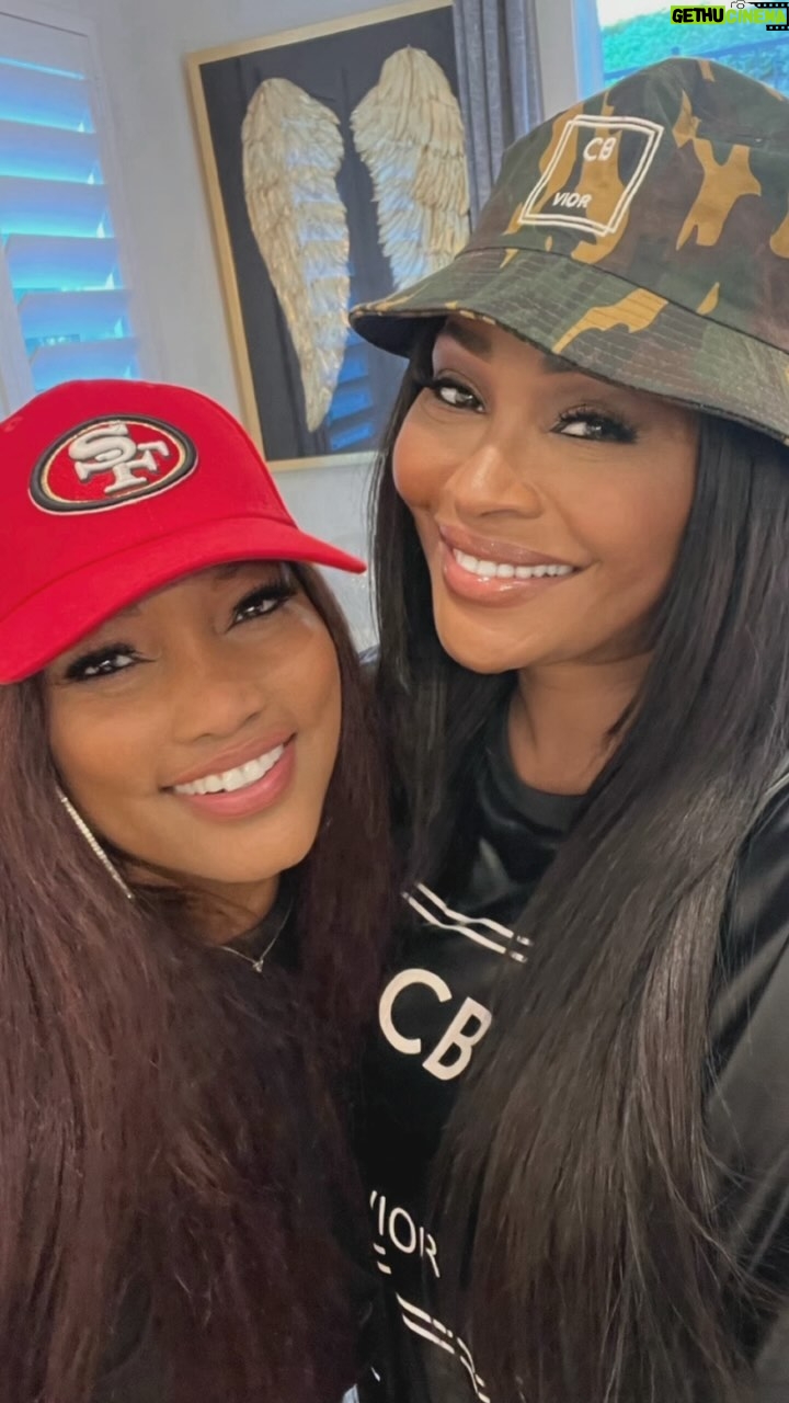 Cynthia Bailey Instagram - fun day sipping lychee martinis & eating @suttonstracke bomb chili @garcelle super bowl party!🏈