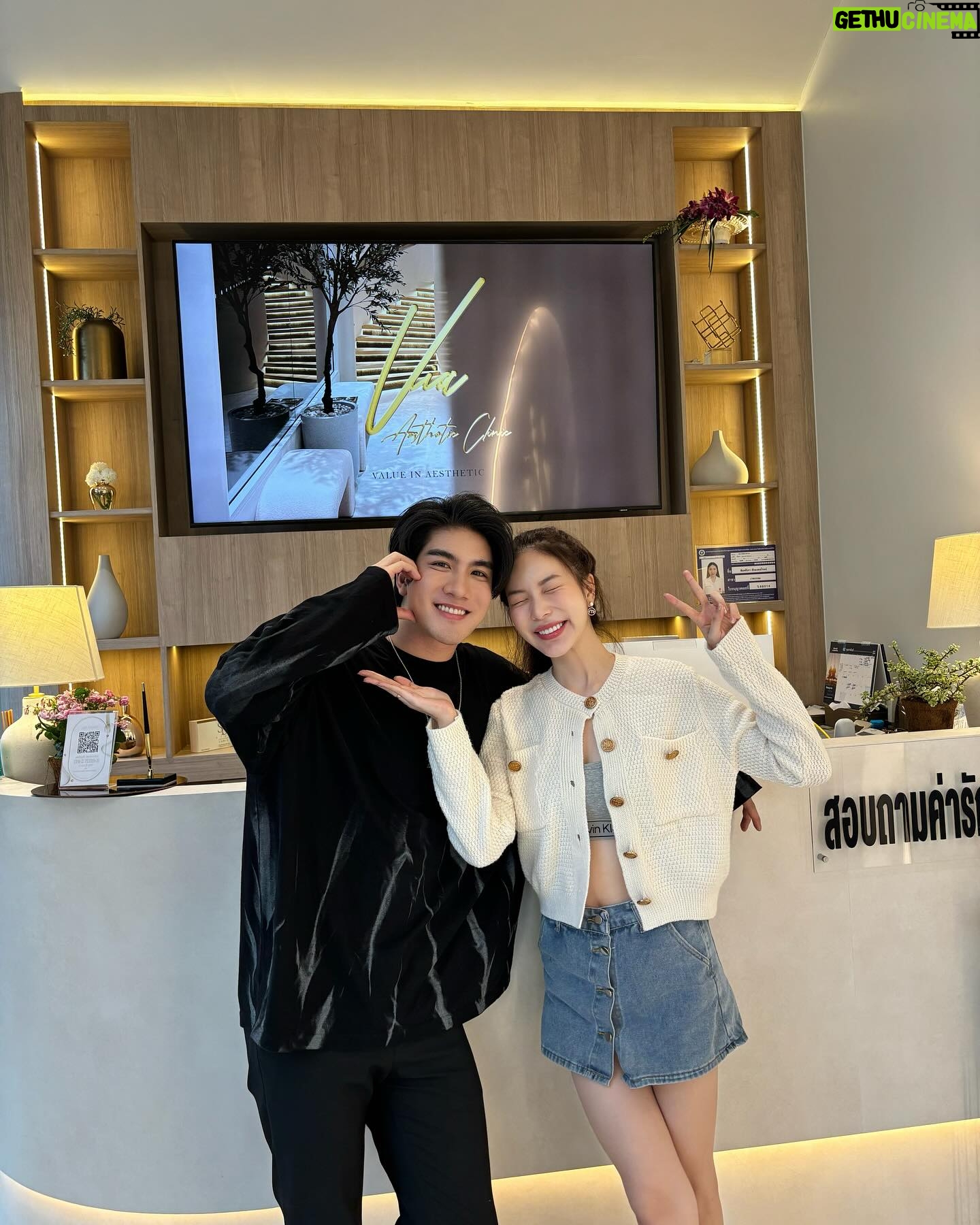 Worranit Thawornwong Instagram - ยินดีกับธุรกิจใหม่พี่ชายนะคะ รวยใหญ่ละ! คลีนิคดีมาก หมอเก่ง ช่วยออกแบบหน้าเริศมาก หรูหรา เฮงๆปังๆค่ะ❤️🫶🏻 @via.aesthetic.clinic