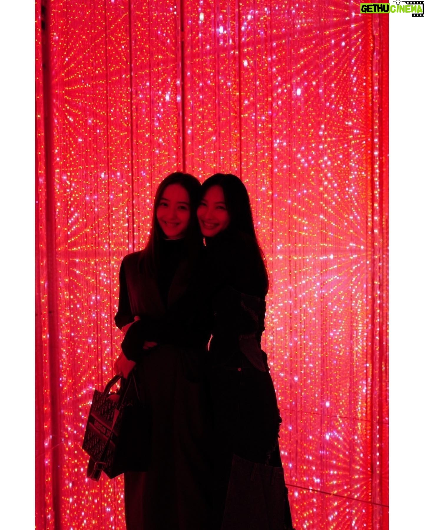 Nozomi Sasaki Instagram - 絢と#チームラボ 🦋
実際に行ってみて、感動🥹
心踊る、夢のような空間と時間でした🫧