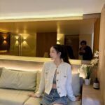Worranit Thawornwong Instagram - ยินดีกับธุรกิจใหม่พี่ชายนะคะ รวยใหญ่ละ! คลีนิคดีมาก หมอเก่ง ช่วยออกแบบหน้าเริศมาก หรูหรา เฮงๆปังๆค่ะ❤️🫶🏻 @via.aesthetic.clinic