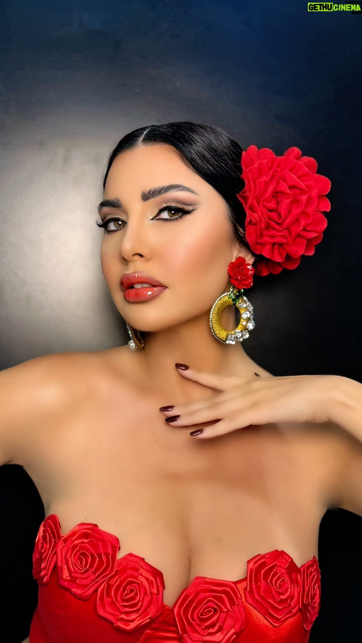Lamitta Frangieh Instagram - Valentines special @lasirenegroup 🌹
.
.
#makeupartist #makeuptutorial #valentines #red #valentinesmakeup #makeuplover #valentineweek #valentinobeautypure #lamittafrangieh #beautyicon
