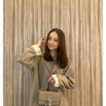 Nozomi Sasaki Instagram - 晴れてきましたね☀️
それでもまだまだ寒いので暖かくしてくださいね🧣

#FendiSS24 #PR
@fendi 
@mrkimjones 
@silviaventurinifendi 
@delfinadelettrez