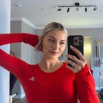 Lena Gercke Instagram - Reason #8: Mornings and Pilates! It’s My favorite type of sport. Pilates builds endurance, strength, mobility, and flexibility. And the best part is, it’s fun! Has anyone already tried Pilates reformer? 
#YouGotThis