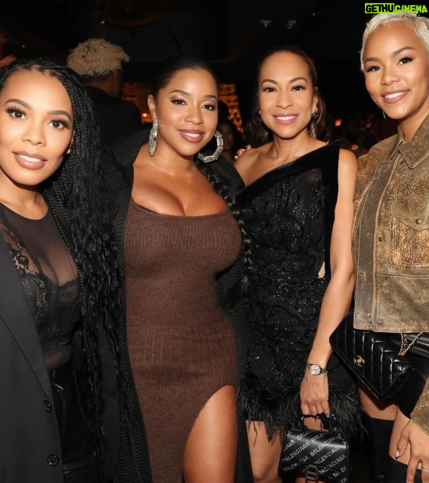 LeToya Luckett Instagram - ✨THE WEEKEND✨
Celebrated love, life & music all weekend long with my fam. Shout out to the Burfday beauty @valeisha & my cuz @robertglasper for making this night one for the books!! Love y’all 😘🎉❤️
#Grammyweekend #grammys2024