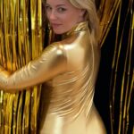 Elizabeth Banks Instagram - Birthday suit ⭐️ #50

(Inspired by the best to ever do it!)