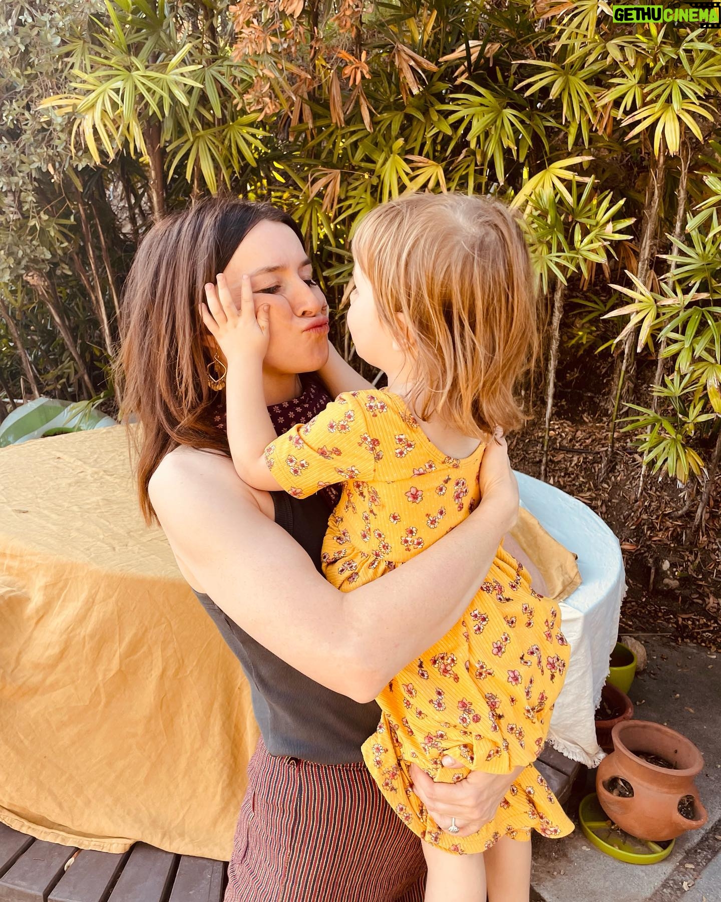 Caterina Scorsone Instagram - The Sun is in my eyes. 🌞💛