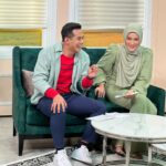 Erra Fazira Instagram - Abe Joe dan primadona @errafazira berganding di Nasi Lemak Kopi O (NLKO) 2.0

NLKO 2.0 kini kembali bersiaran di @tv9malaysia / siaran 149 setiap hari Rabu - Jumaat jam 10:30 pagi.

Jgn malas, swipe sampai habis...

Btw, Happiest Birthday @errafazira yang ke........? Haa korang pegi tanya dia sendiri la ye. 🎂
