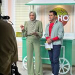 Erra Fazira Instagram - Abe Joe dan primadona @errafazira berganding di Nasi Lemak Kopi O (NLKO) 2.0

NLKO 2.0 kini kembali bersiaran di @tv9malaysia / siaran 149 setiap hari Rabu - Jumaat jam 10:30 pagi.

Jgn malas, swipe sampai habis...

Btw, Happiest Birthday @errafazira yang ke........? Haa korang pegi tanya dia sendiri la ye. 🎂
