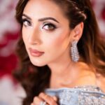 Bidya Sinha Saha Mim Instagram - Happy Valentine’s Day everyone ❤️

Makeup - @signature.look.by.samia 
📸- @syedshahewar.hussain.7