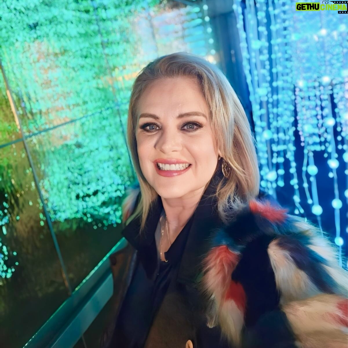 Erika Buenfil Instagram - Busca tu misión y recuerda que ser feliz a veces es tan sencillo. “ Como ser tú mismo “