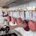 Ree Drummond Instagram - ♥️🩷♥️🩷 My culuhhhs are blush and bashful. (Actually, my culuhhhs are “Coral” and “Merlot”.) Link to the cookware is in my bio! 🩷♥️🩷♥️ Perfect V-Day gift. 😊