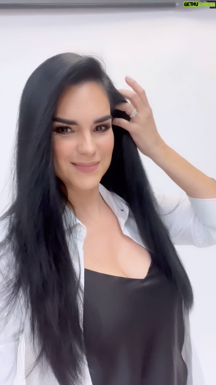 Scarlet Ortiz Instagram - Fotos y maquillaje con mi bella @elizabethmua ππ»πΈπ gracias mamacita! Siempre es un gusto trabajar contigo π pronto el resultado βΊοΈ #photoshoot #photo #fotografia #foto