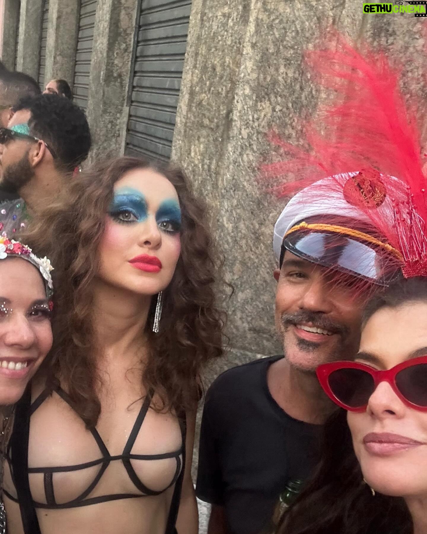 Alinne Moraes Instagram - Baile da Arara ✨🦜🧡 #bailedaarara #bailedaarara10anos Foi lindoooooo @malubarretto & @pedr01gor❣️